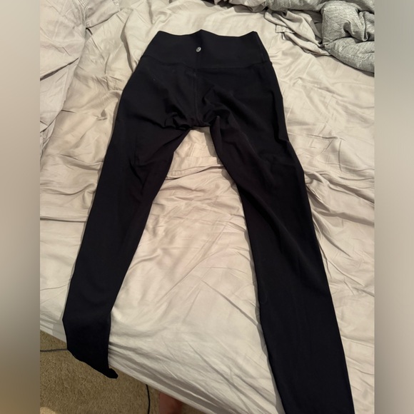 Size 4 Black Lululemon Leggings - Picture 4 of 5